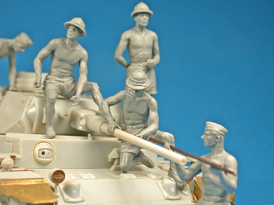 600 - - unpainted model