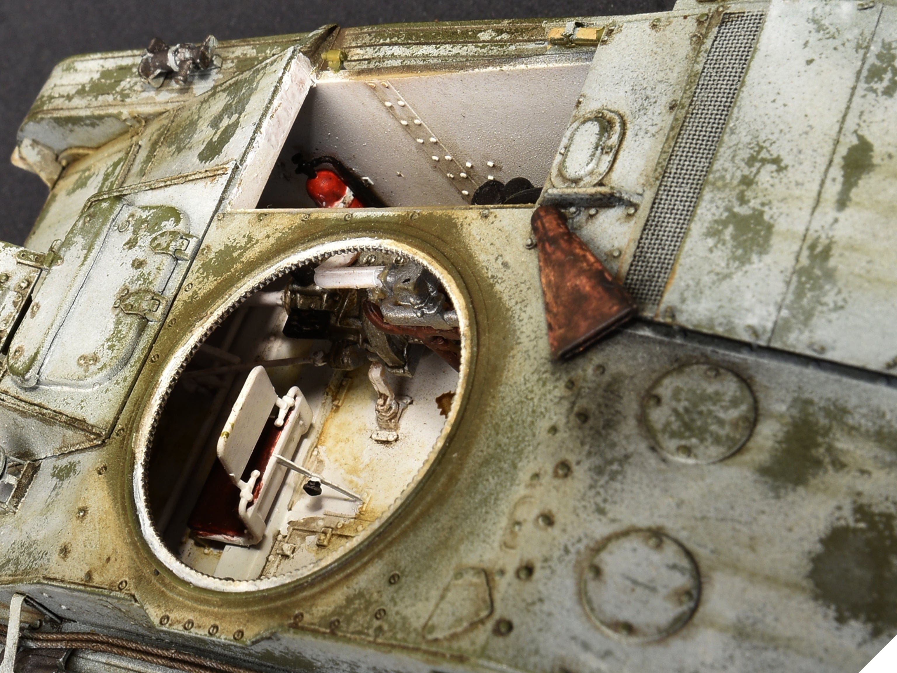 Miniart - 35224 - T-60 Plant No. 37 (early) with Interior - painted model