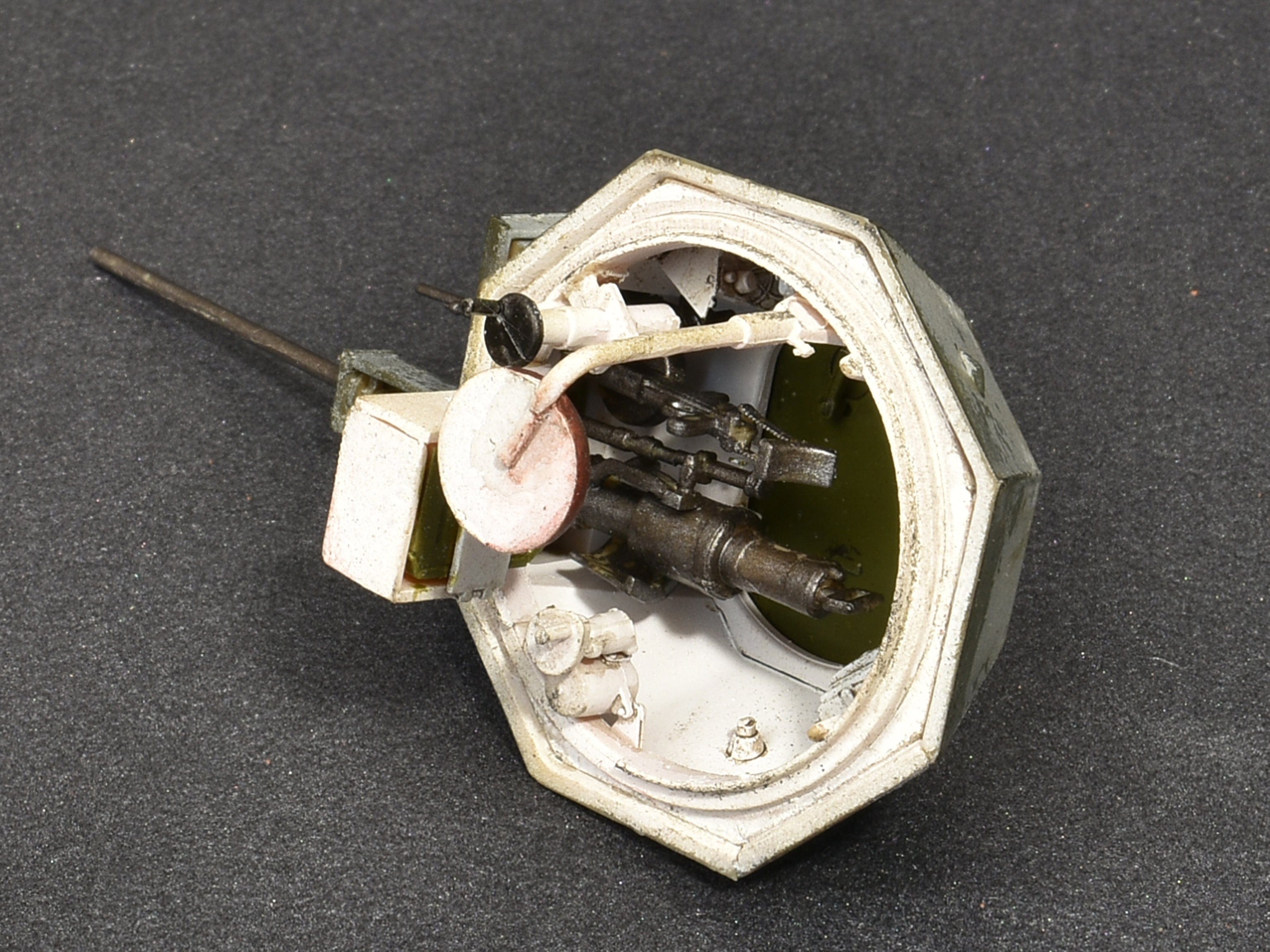 Miniart - 35224 - T-60 Plant No. 37 (early) with Interior - painted model
