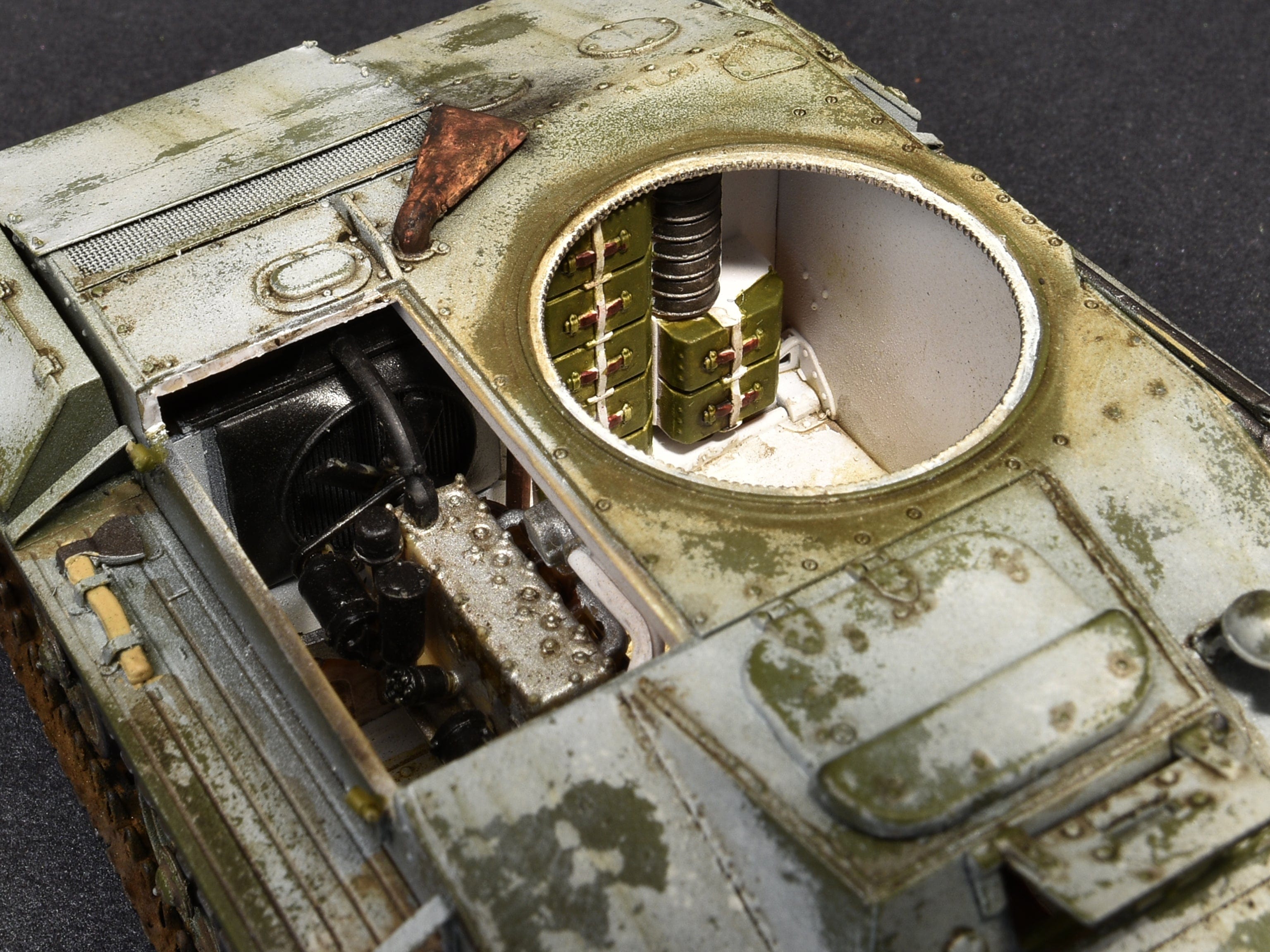 Miniart - 35224 - T-60 Plant No. 37 (early) with Interior - painted model