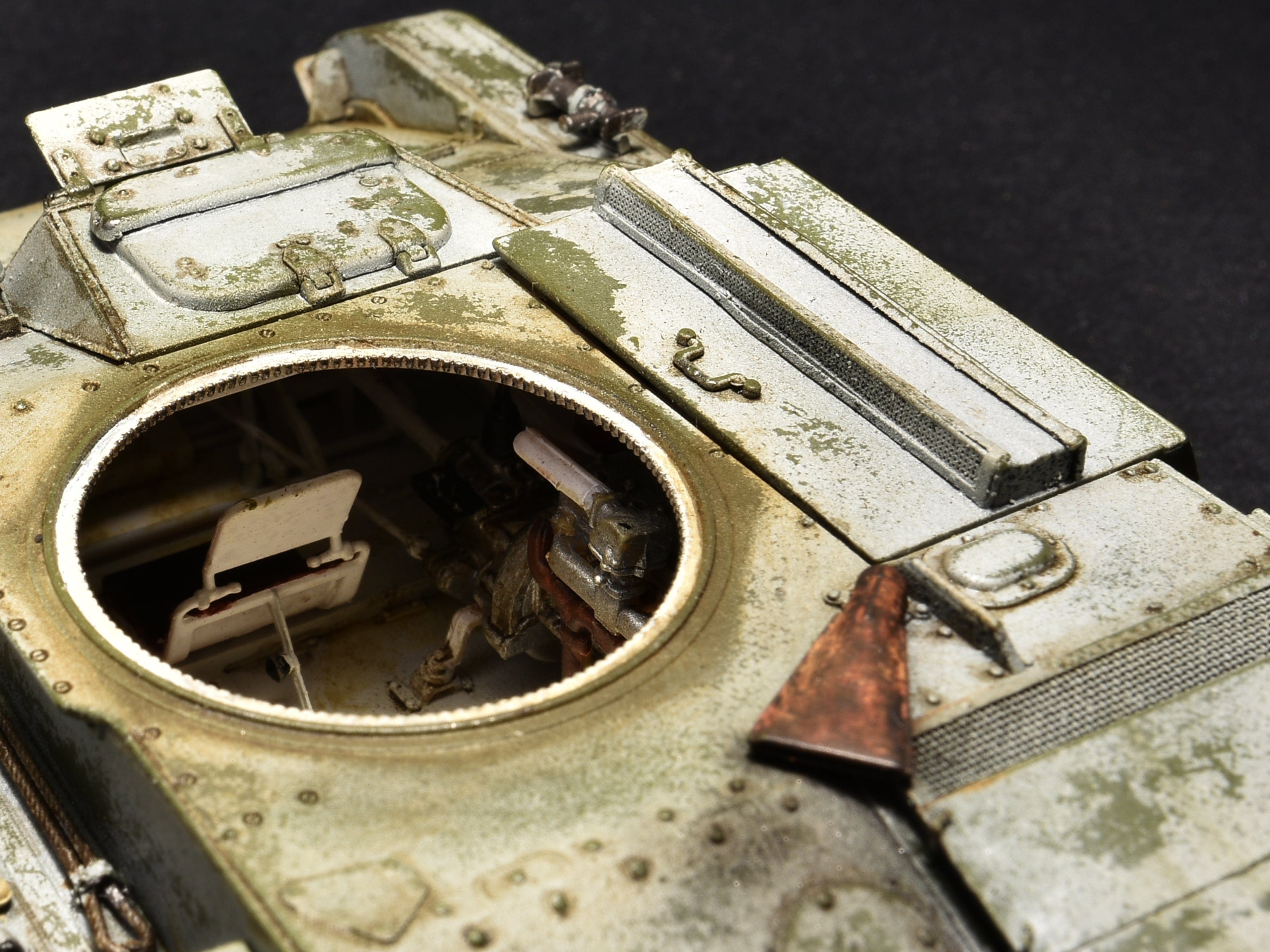 Miniart - 35224 - T-60 Plant No. 37 (early) with Interior - painted model