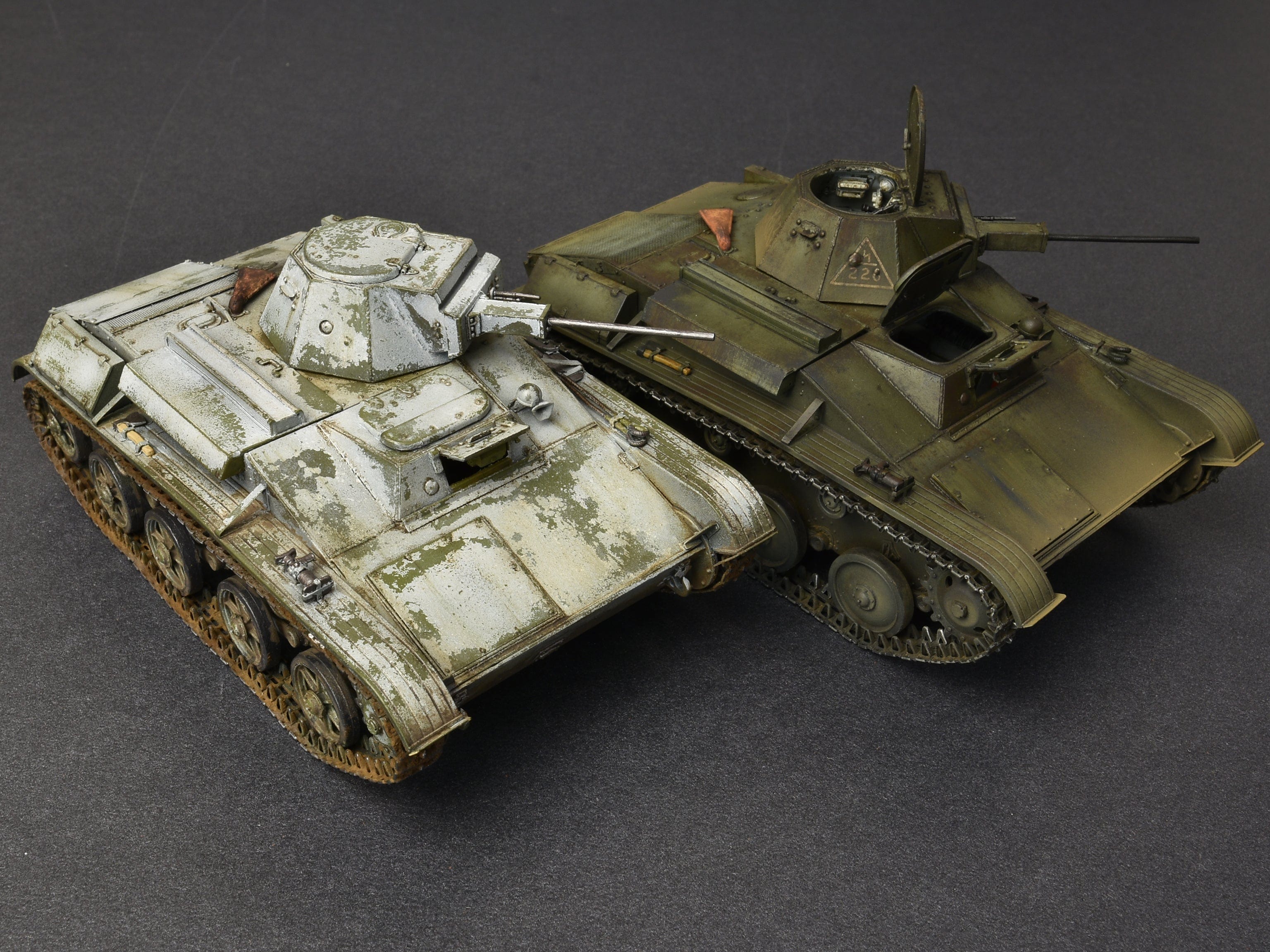 Miniart - 35224 - T-60 Plant No. 37 (early) with Interior - painted model
