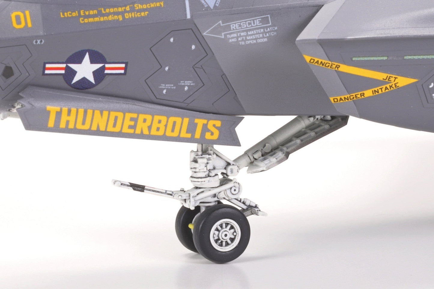 701 - Tamiya - 60794 - Lockheed Martin F-35C Lightning II - painted model