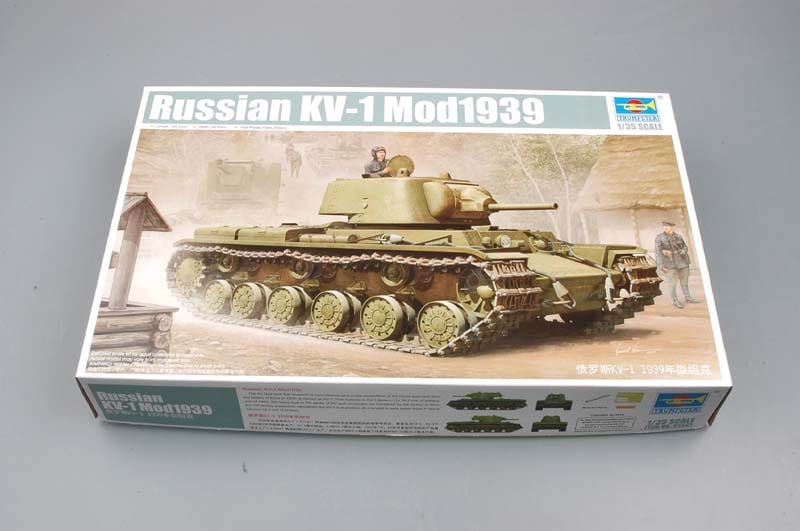 010 - Trumpeter - 01561 - KV-1 obr. 1939 - primary image