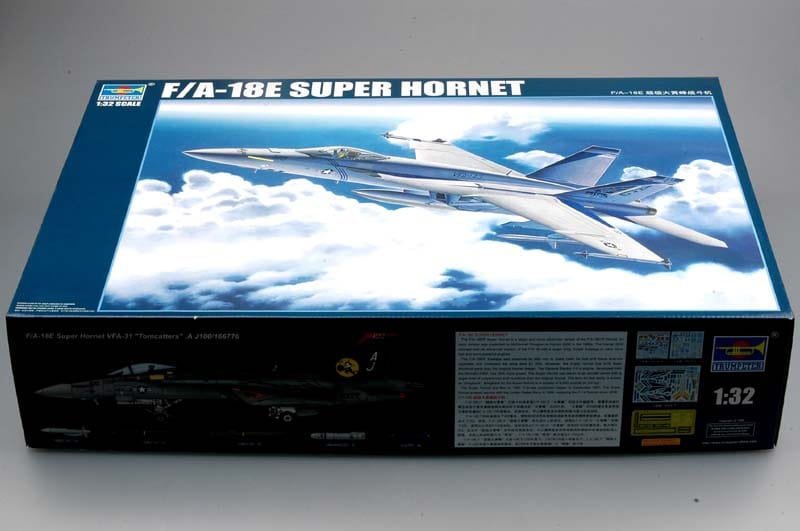010 - Trumpeter - 03204 - Boeing F-18E Super Hornet - primary image