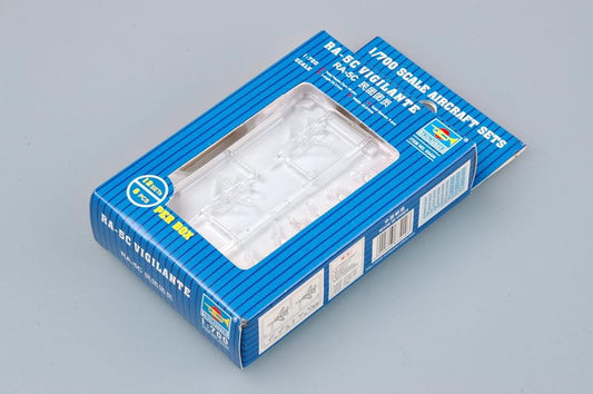 010 - Trumpeter - 03420 - North American RA-5C Vigilante - primary image