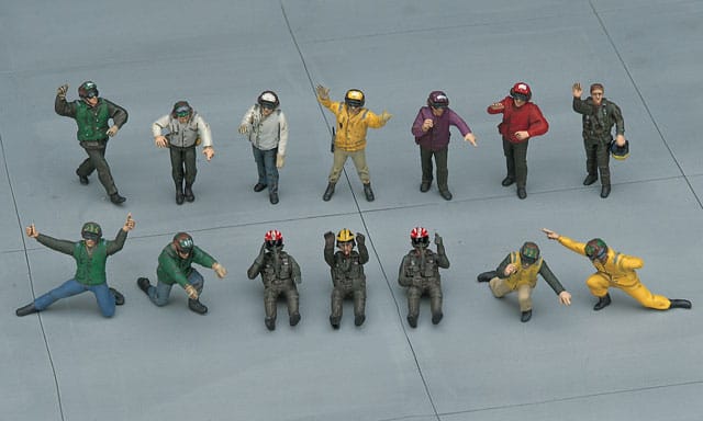 700 - Hasegawa - X486 - United States Navy Pilot / Deck Crew Set A - painted model
