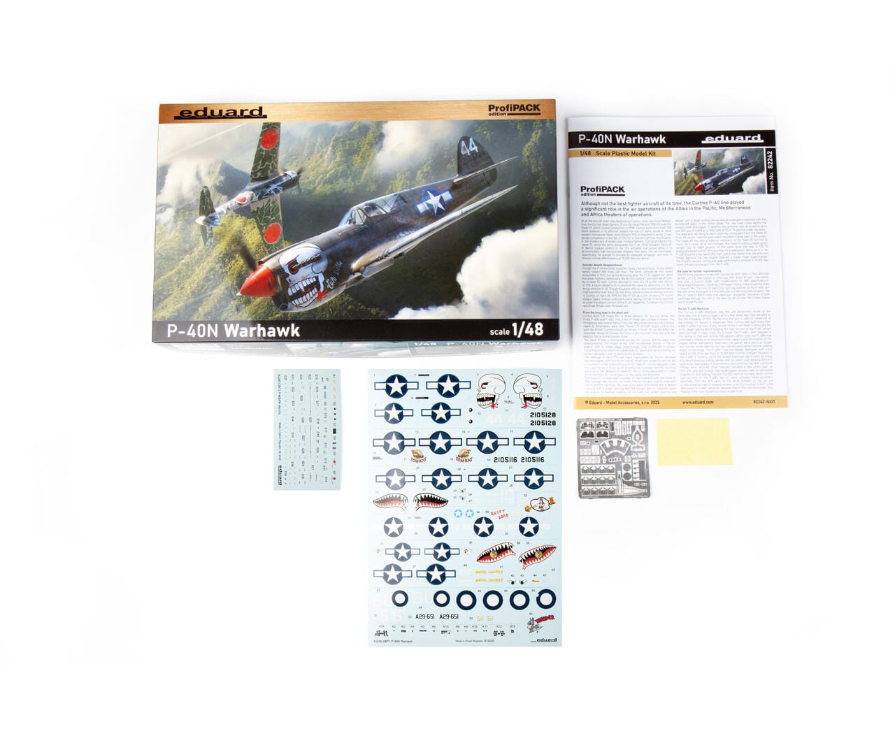 Eduard - 82242 - Curtiss P-40N Warhawk - box contents