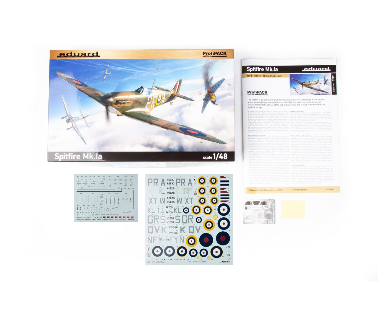 101 - Eduard - 82151 - Supermarine Spitfire Mk Ia - box contents