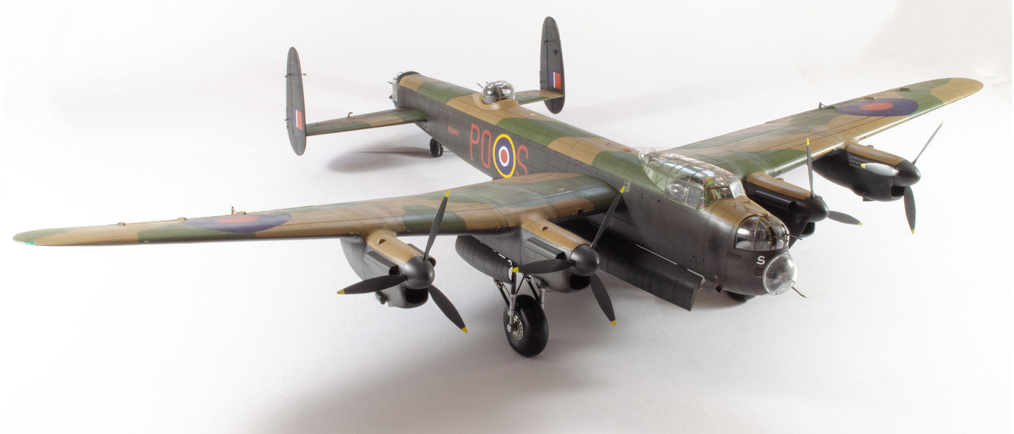 700 - HK Models - 01E010 - Avro Lancaster B Mk I - painted model