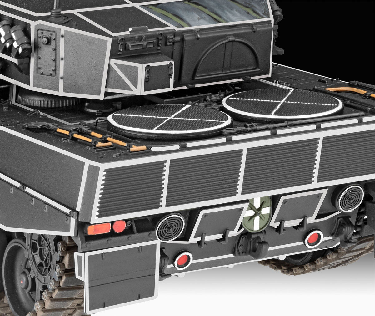 702 - Revell - 63368 - Leopard 2A4 ‘40th Anniversary’ [model set] - painted model
