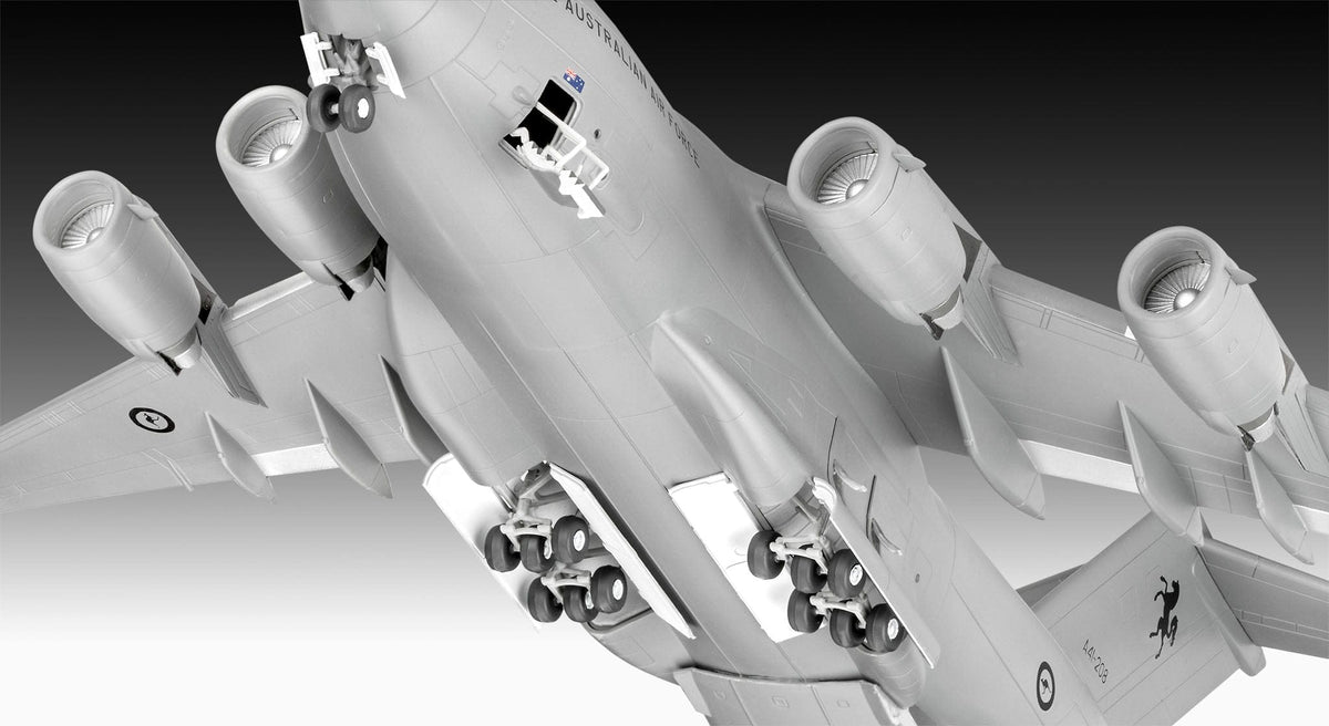 702 - Revell - 03747 - Boeing C-17A Globemaster III - painted model