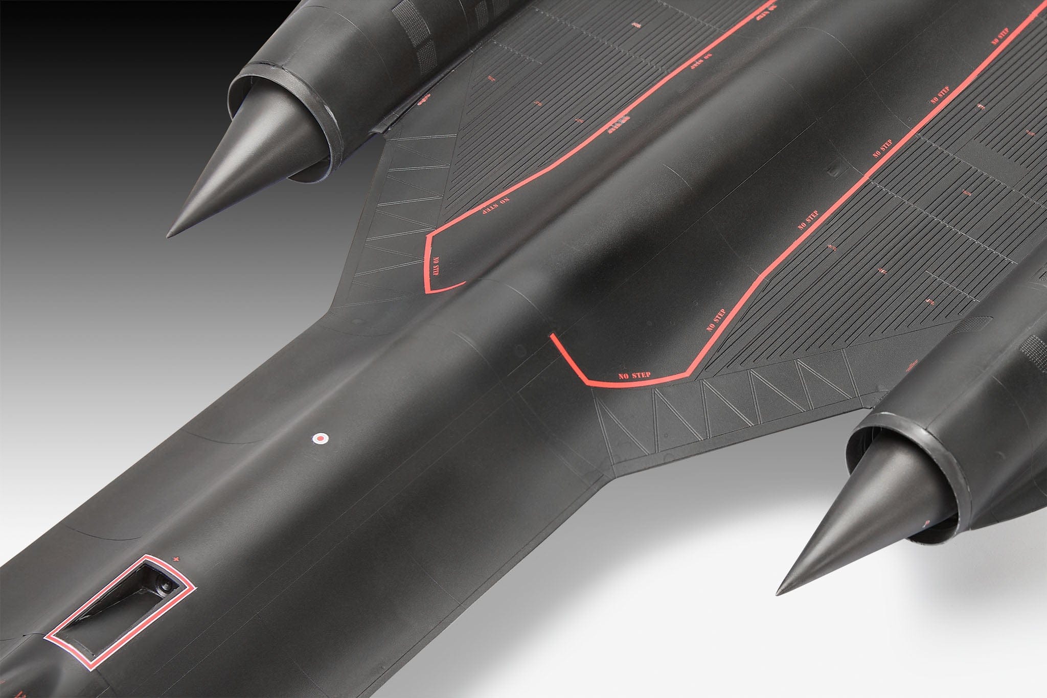 Revell - 03751 - Lockheed SR-71B Blackbird - painted model