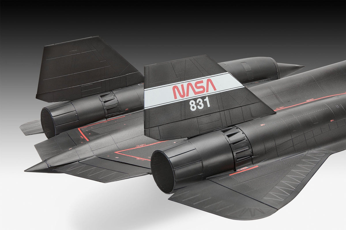 702 - Revell - 03751 - Lockheed SR-71B Blackbird - painted model