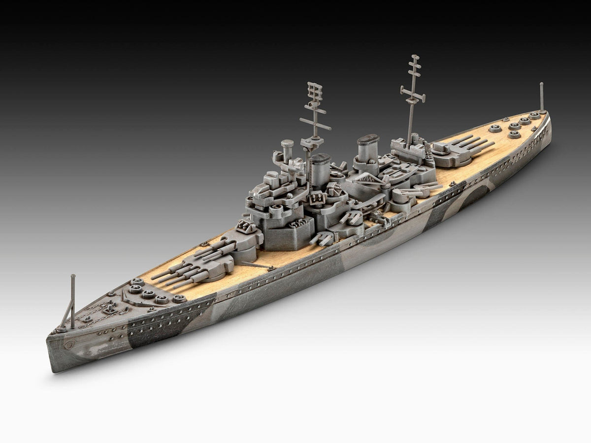 700 - Revell - 05182 - HMS Duke of York (17) - painted model