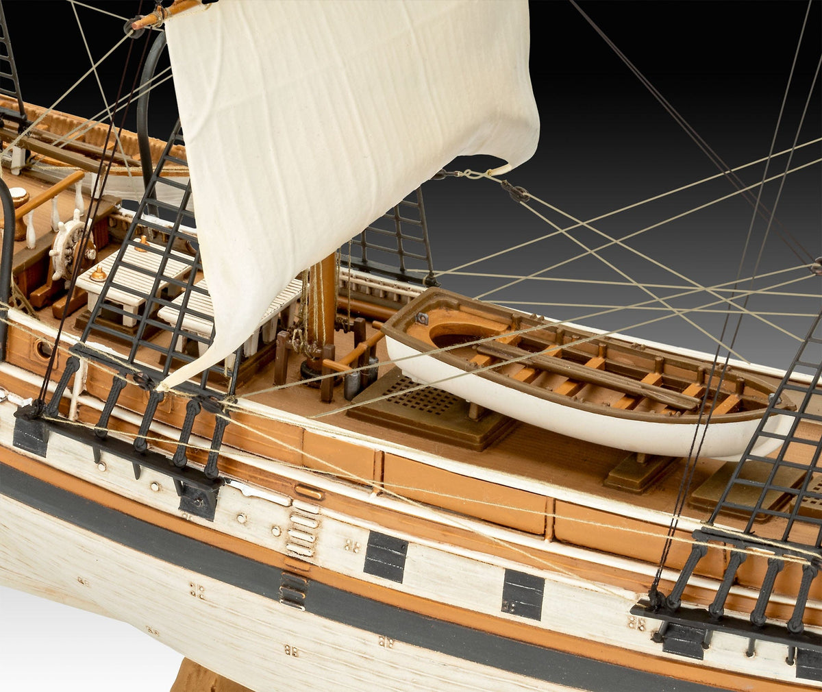 703 - Revell - 05458 - HMS Beagle - painted model