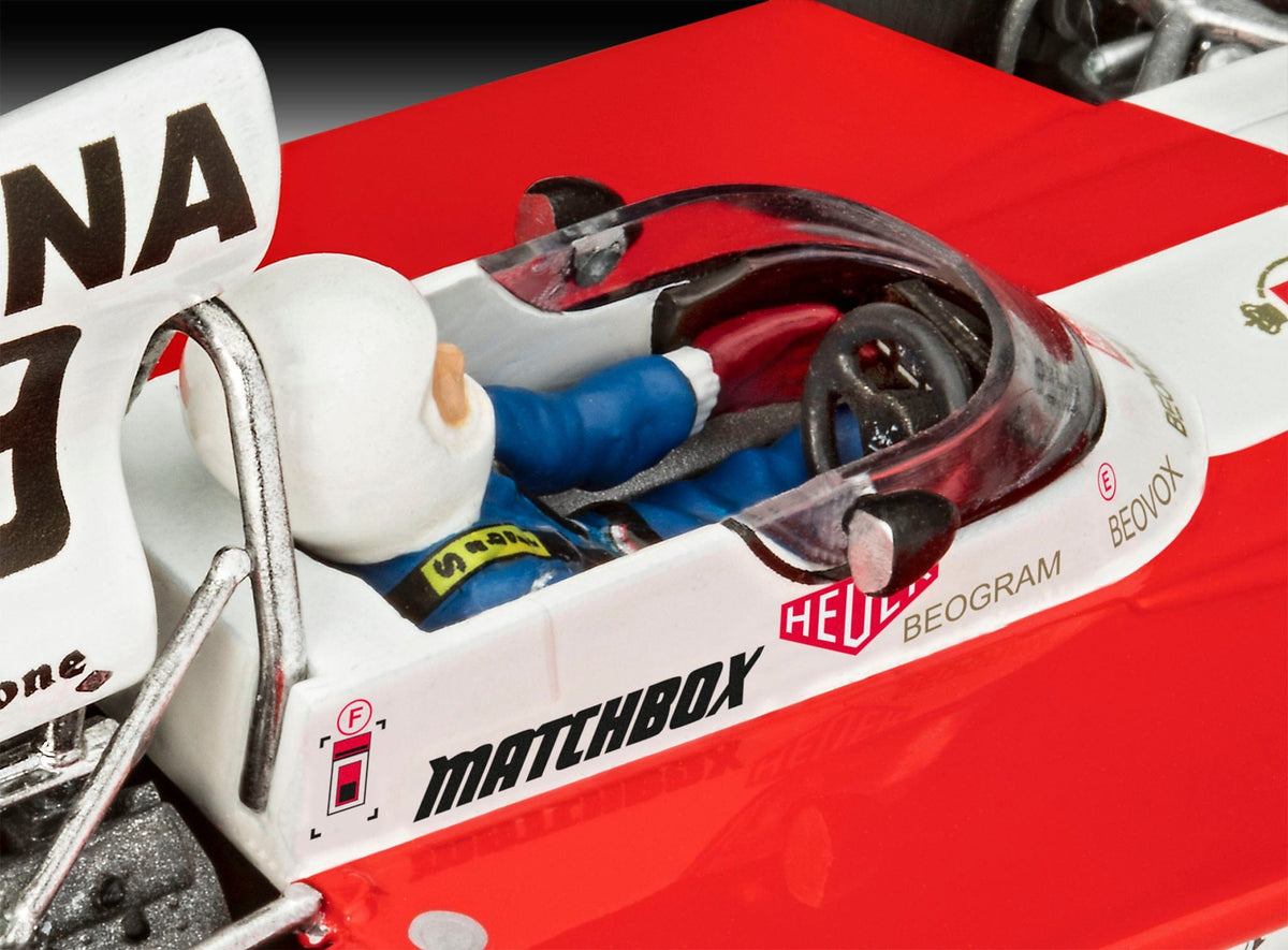 702 - Revell - 07739 - Surtees TS16/03 - painted model