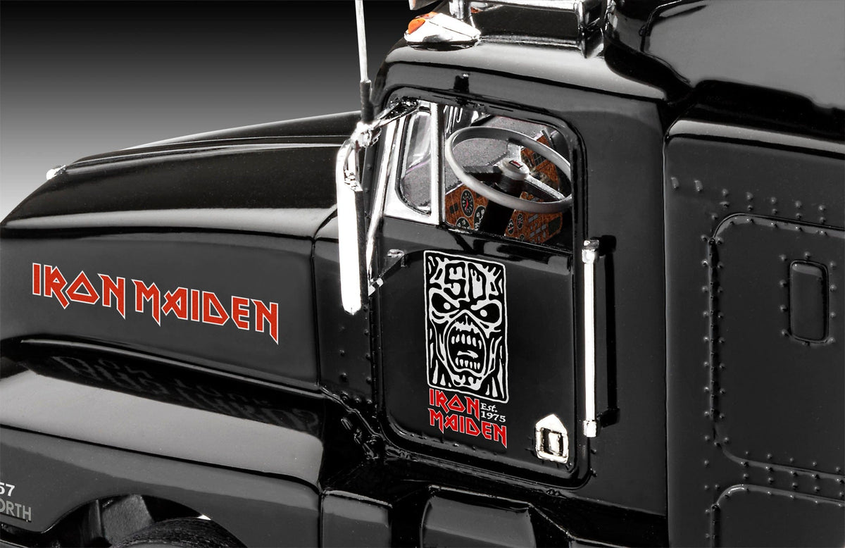 702 - Revell - 07740 - Kenworth T600 - Iron Maiden Run For Your Lives Tour Truck - painted model