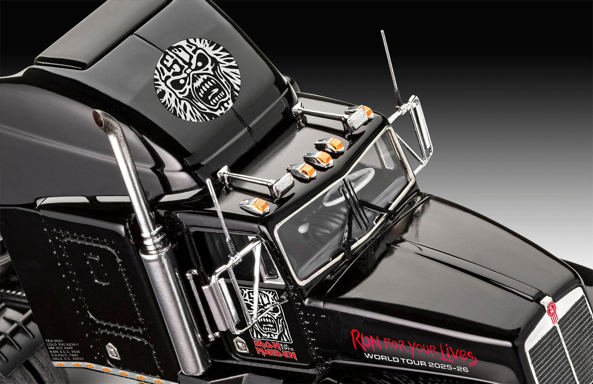 703 - Revell - 07740 - Kenworth T600 - Iron Maiden Run For Your Lives Tour Truck - painted model