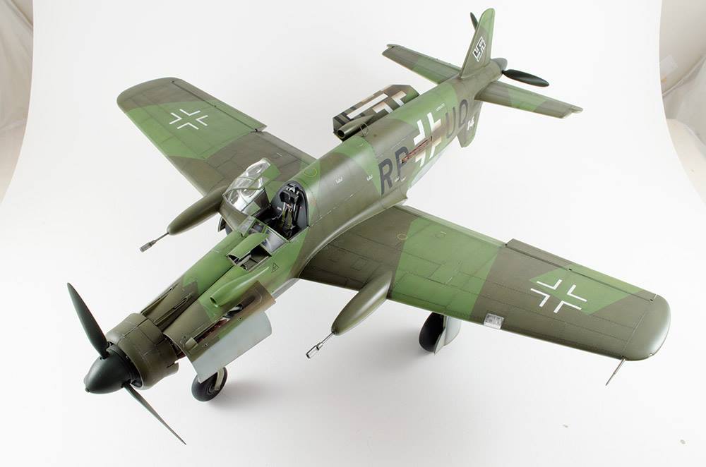 HK Models - 01E007 - Dornier Do 335 B-2 Pfeil - painted model
