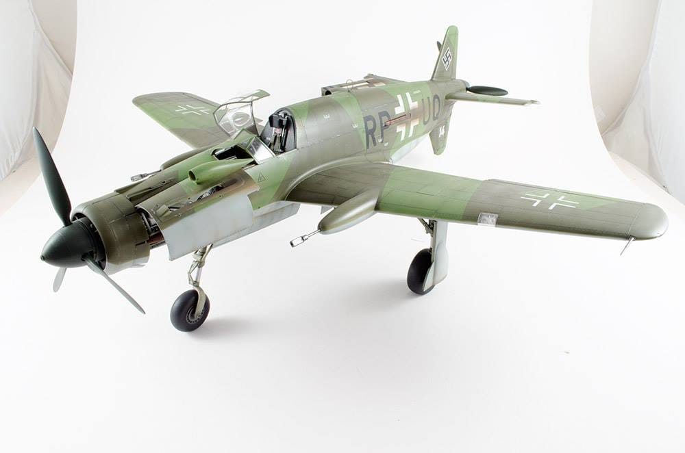 702 - HK Models - 01E007 - Dornier Do 335 B-2 Pfeil - painted model