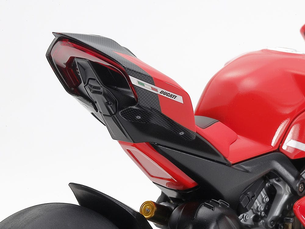 705 - Tamiya - 14143 - Ducati Panigale V4 Superleggera - painted model