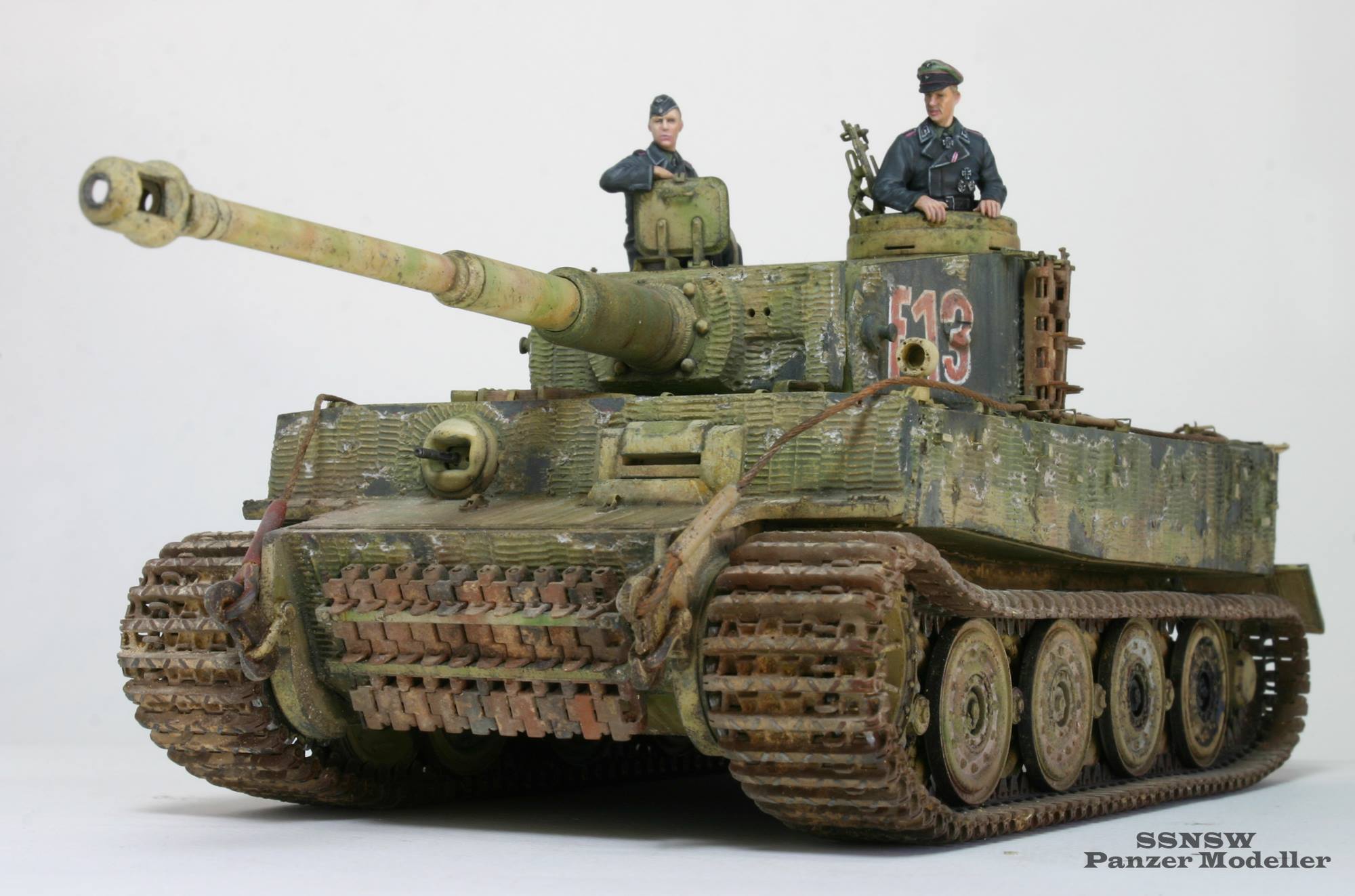 Rye Field Model - 5005 - Pz.Kpfw. VI Ausf. E Tiger I - painted model