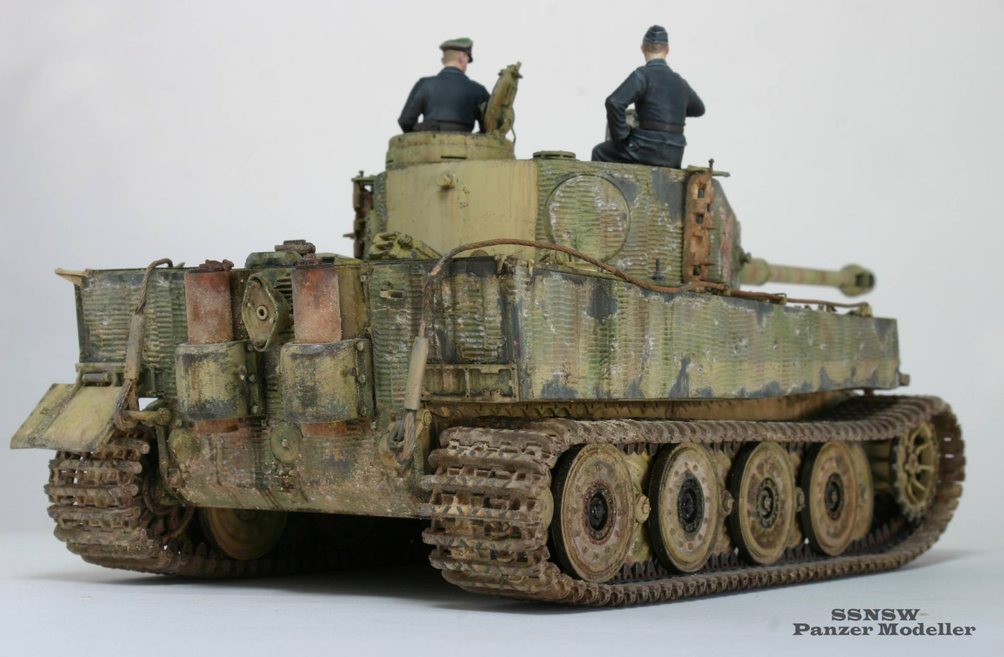701 - Rye Field Model - 5005 - Pz.Kpfw. VI Ausf. E Tiger I - painted model