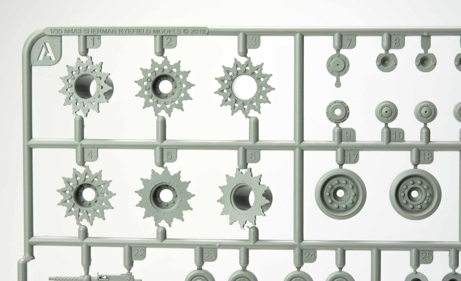 Rye Field Model - 5028 - M4A3E8 Sherman - sprue