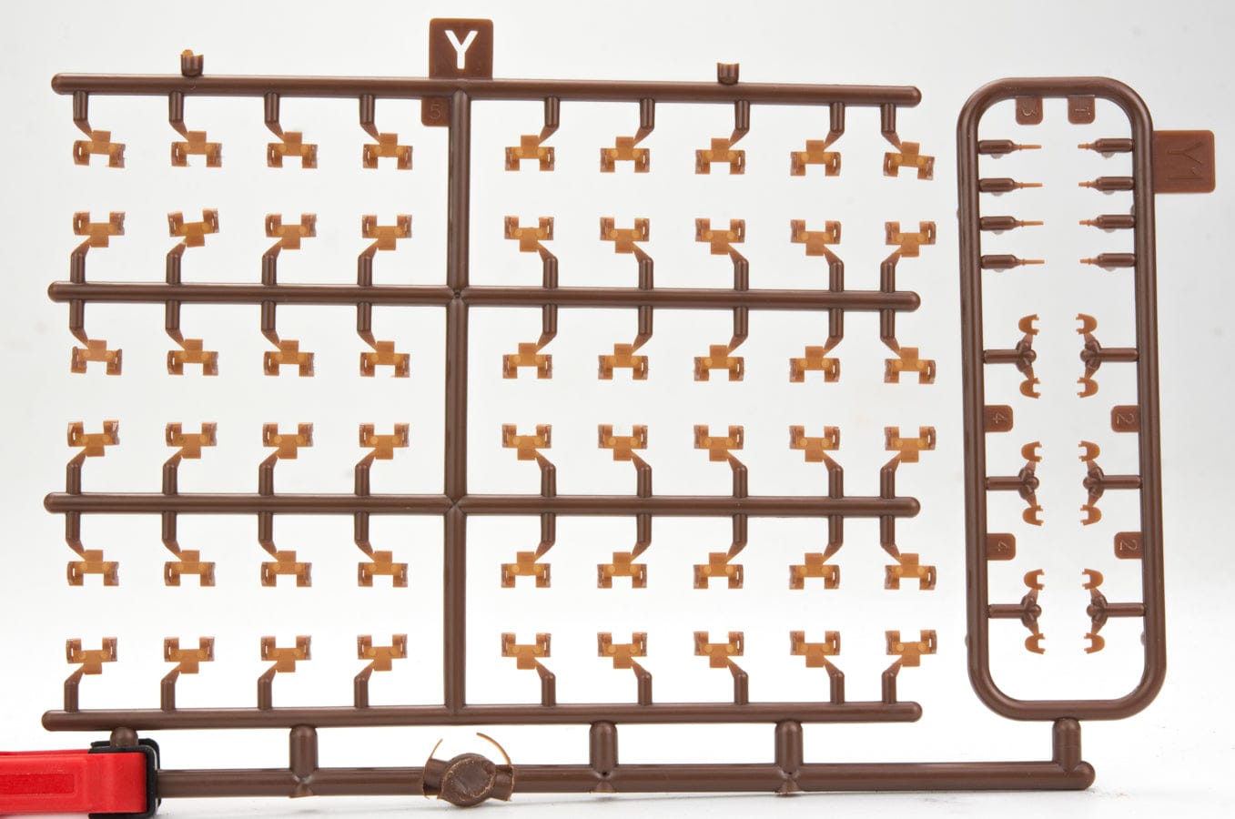 Rye Field Model - 5027 - Pz.Kpfw. VI Ausf. E Tiger I Transport Mode Workable Track Links - sprue