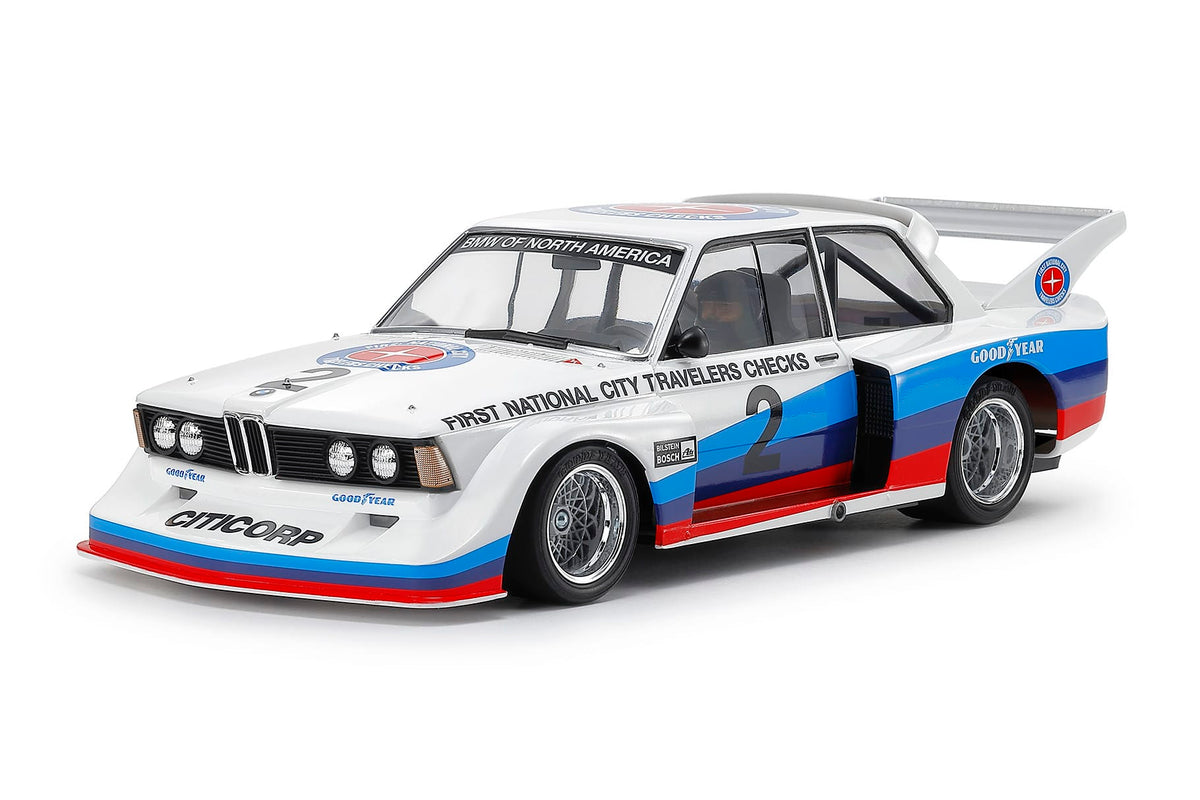700 - Tamiya - 24379 - BMW 320i - painted model