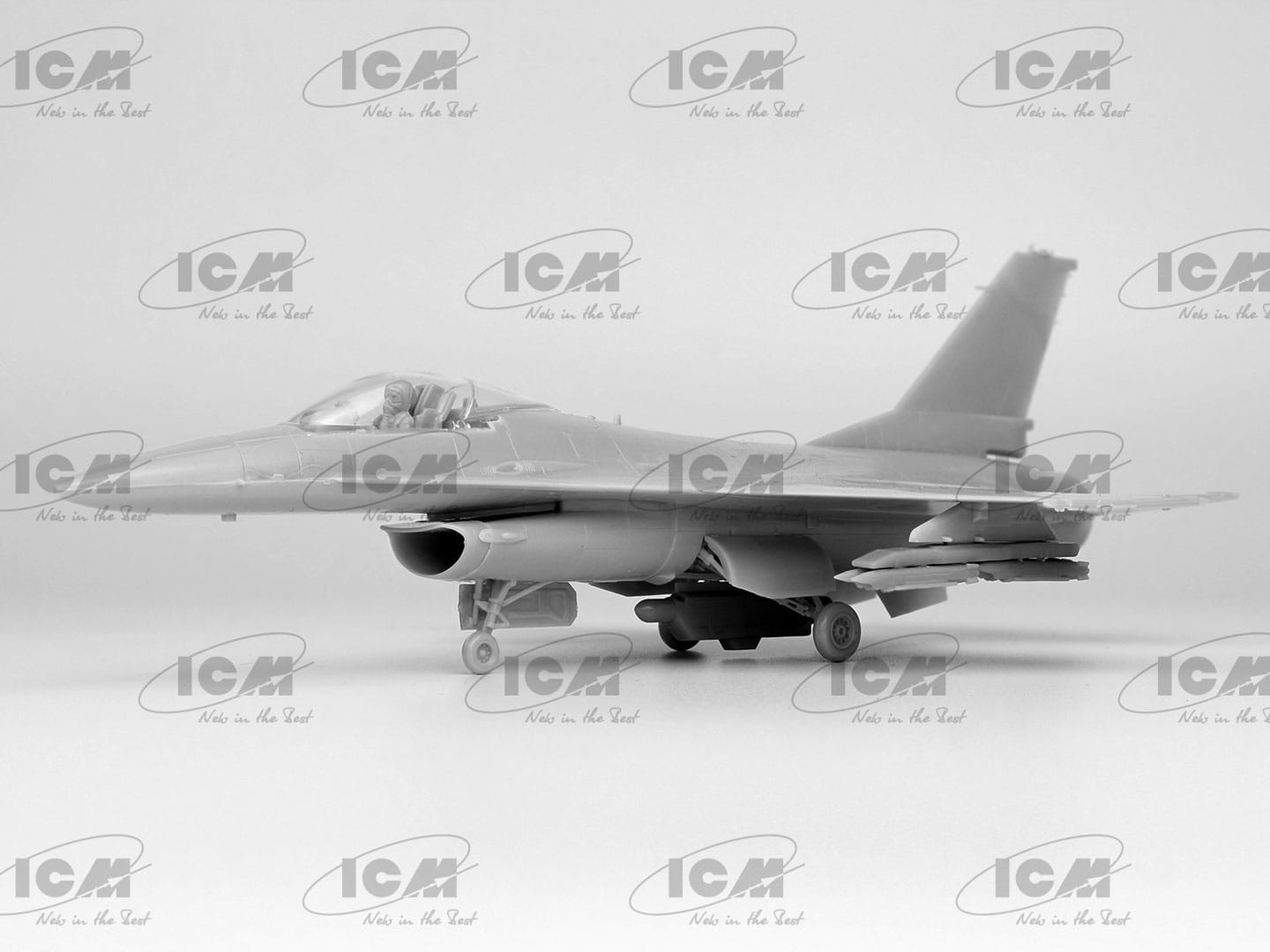 ICM - 72146 - General Dynamics F-16AM Fighting Falcon with GBU-39 - unpainted model