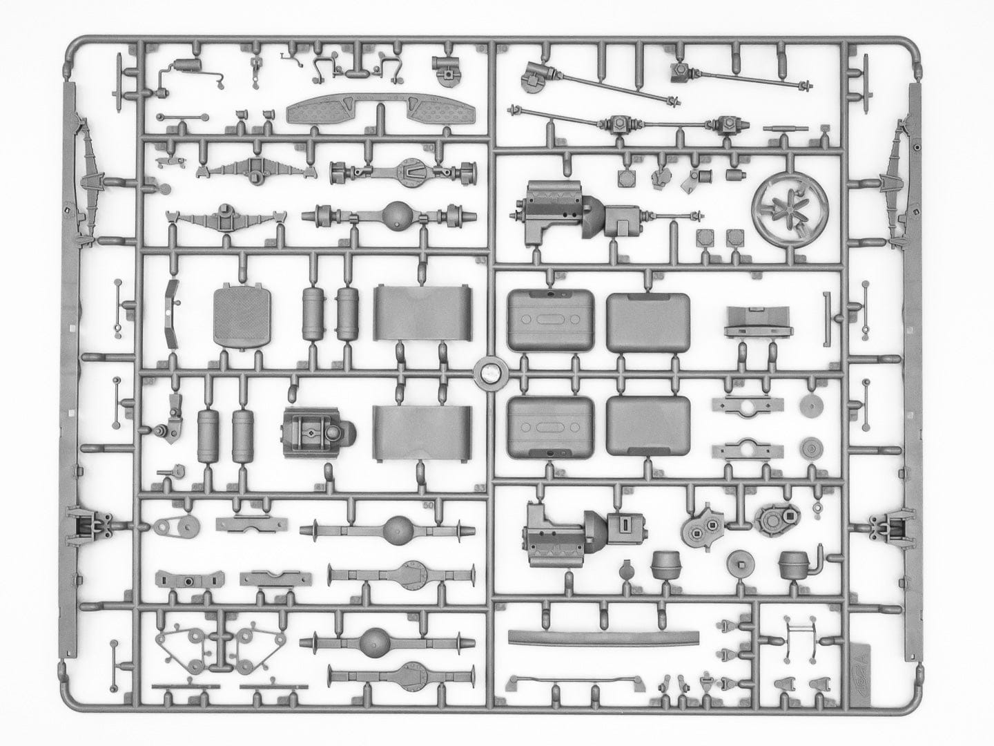 ICM - 35017 - ZiL-131 with DShKMd Crew - sprue