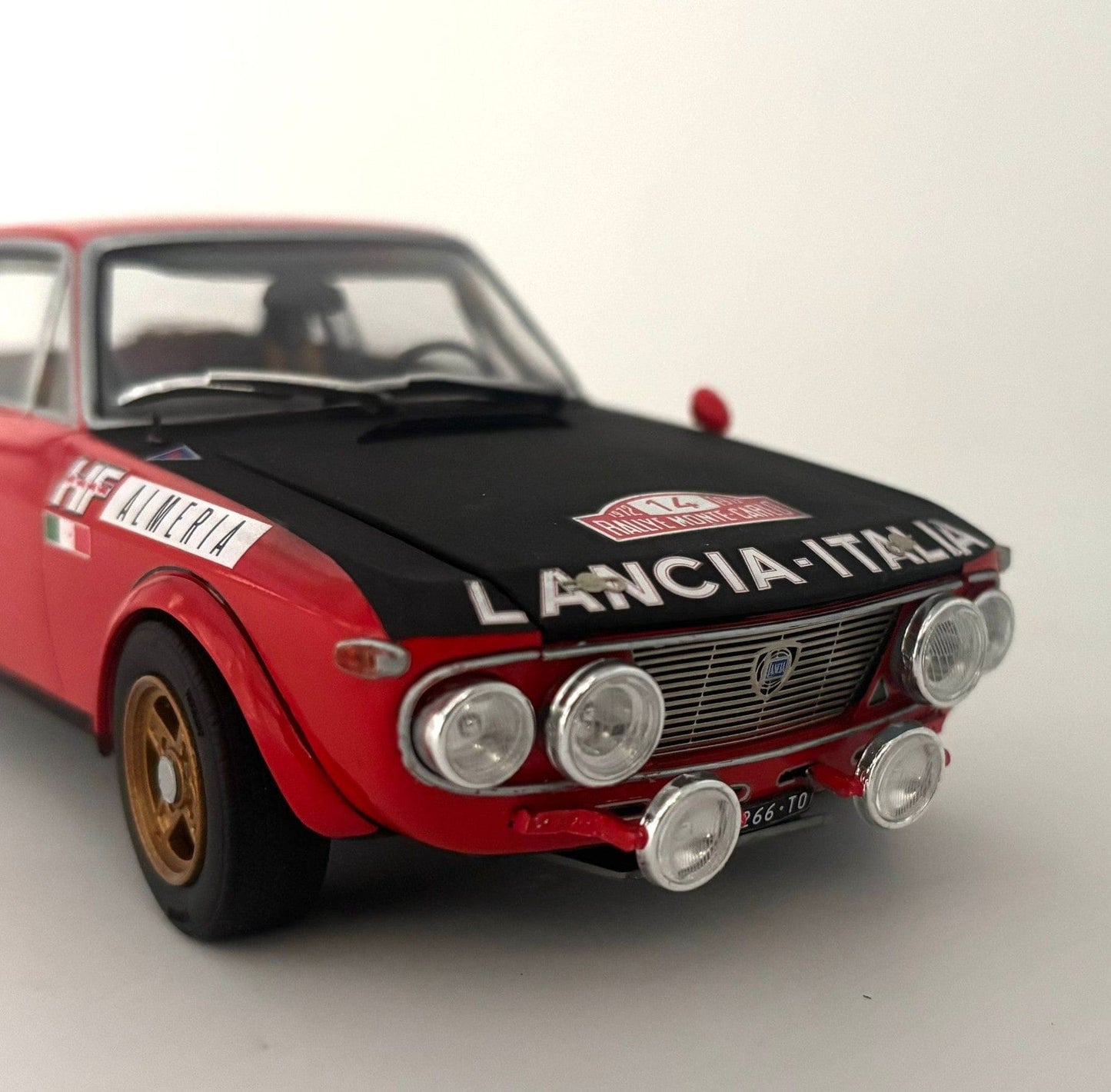 702 - Italeri - 3670 - Lancia Fulvia 1.6 Coupé HF Rallye - painted model