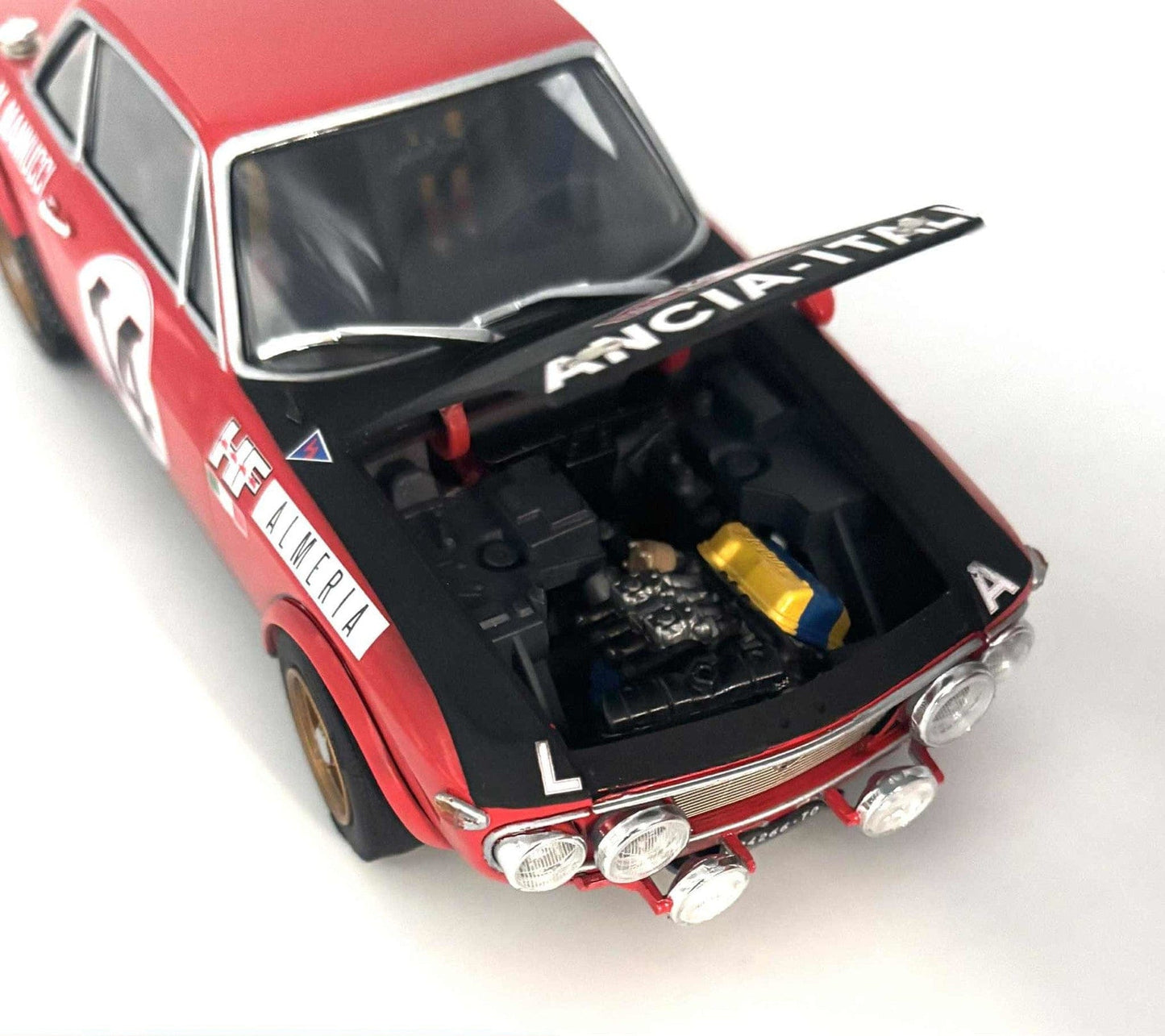 703 - Italeri - 3670 - Lancia Fulvia 1.6 Coupé HF Rallye - painted model