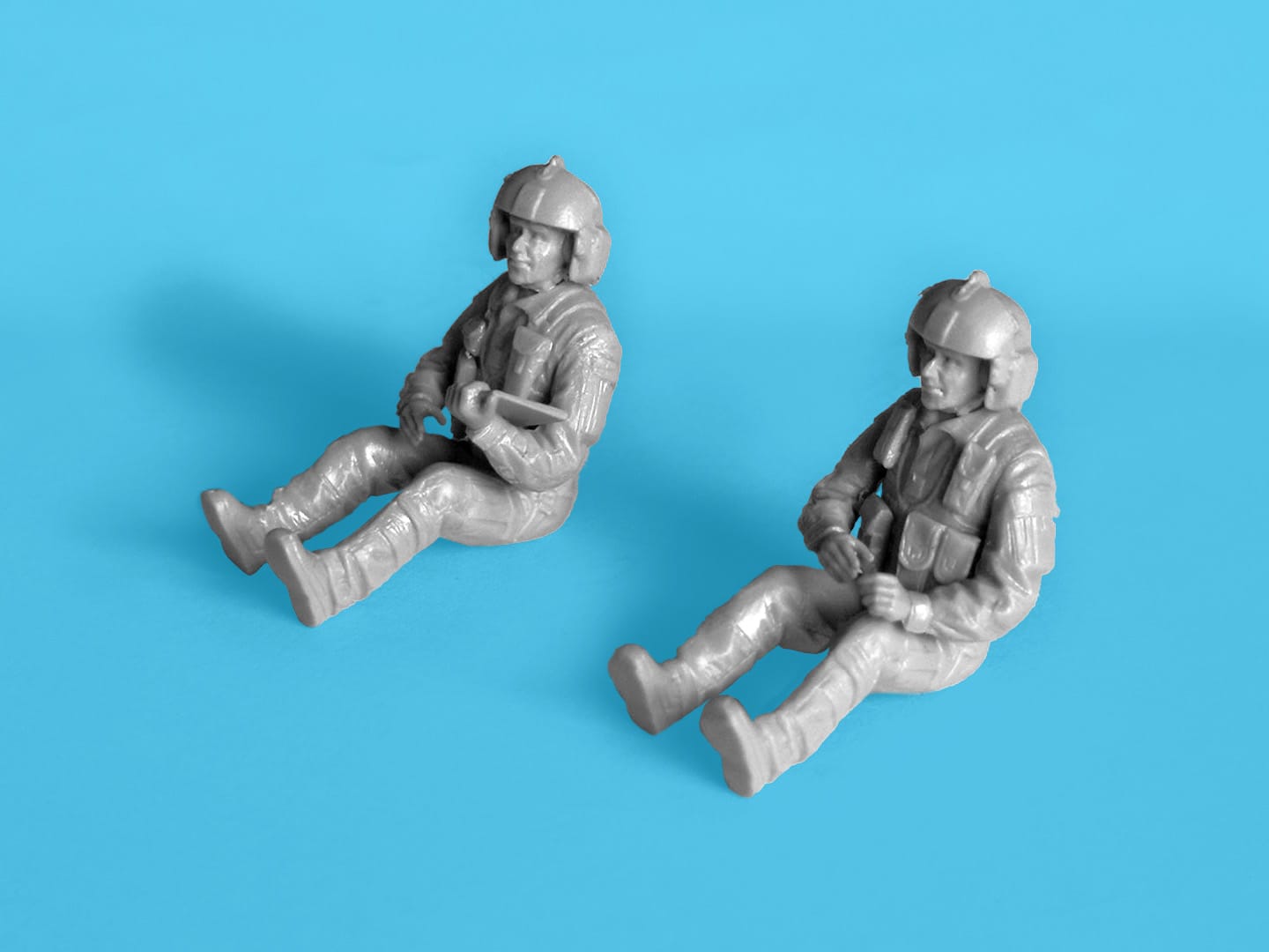 ICM - 48365 - Sikorsky UH-60A Black Hawk Medevac with Crew - unpainted model
