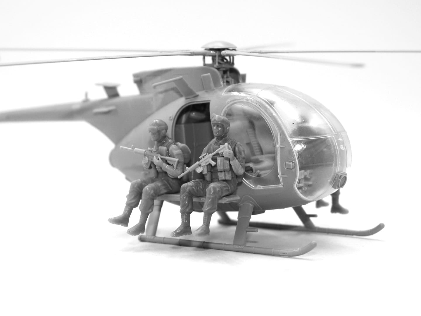 ICM - 48371 - MD MH-6J Little Bird with Delta Force Assault Team - unpainted model