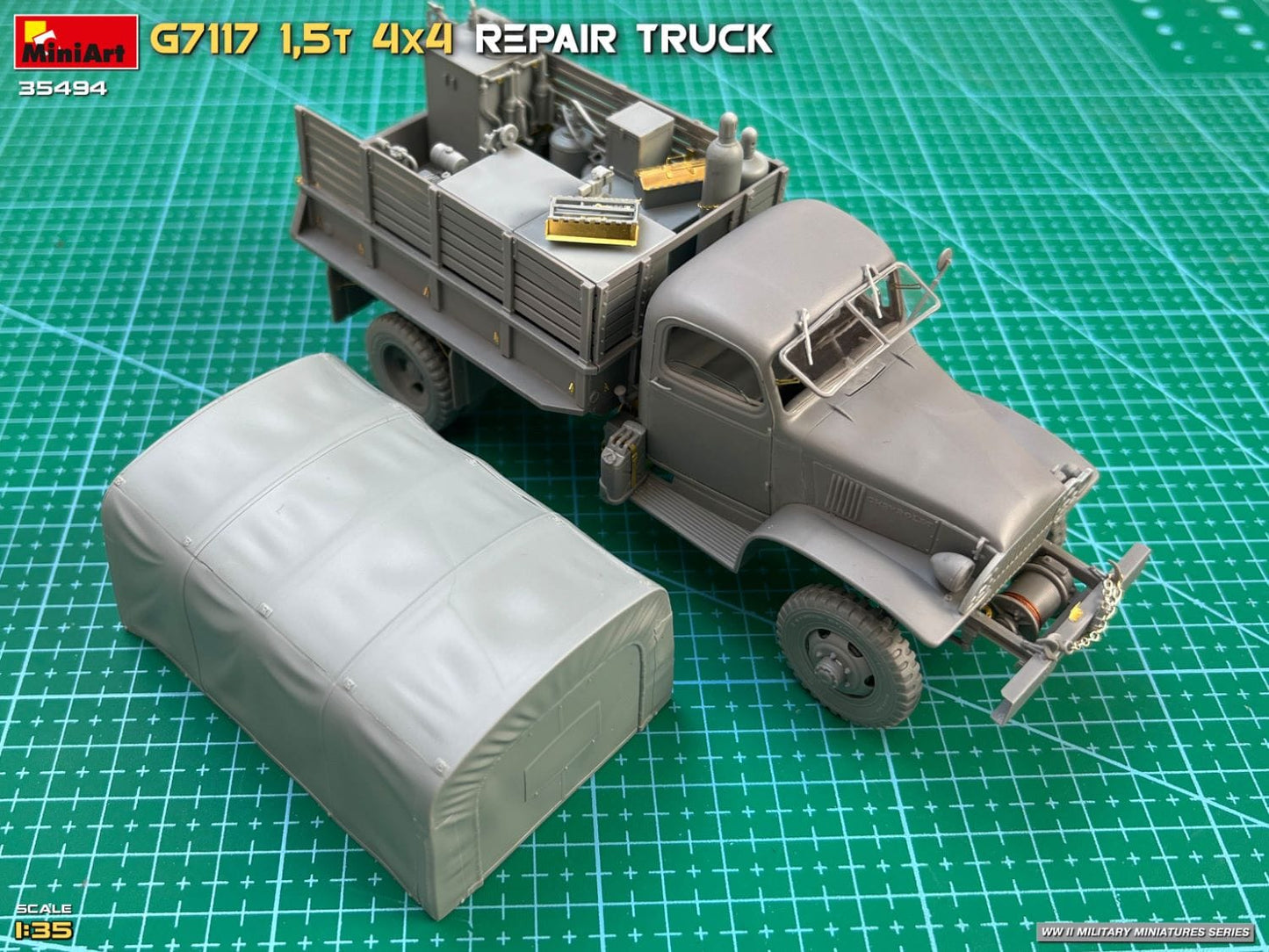 600 - Miniart - 35494 - Chevrolet G7117 1½-ton 4x4 Repair - unpainted model