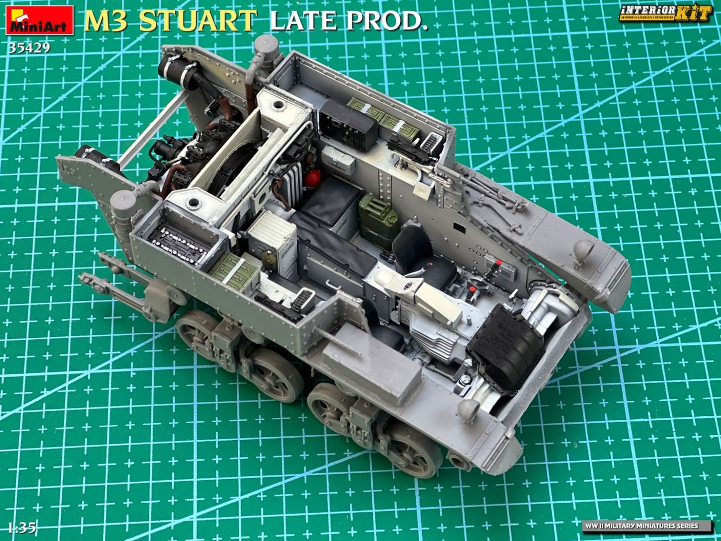 602 - Miniart - 35429 - M3 Stuart (late) - unpainted model