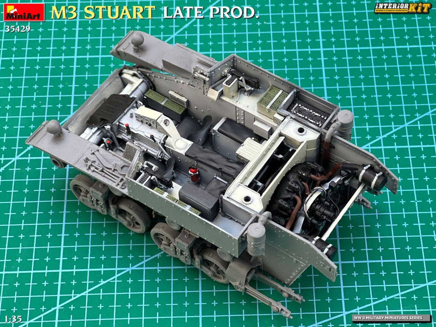 604 - Miniart - 35429 - M3 Stuart (late) - unpainted model