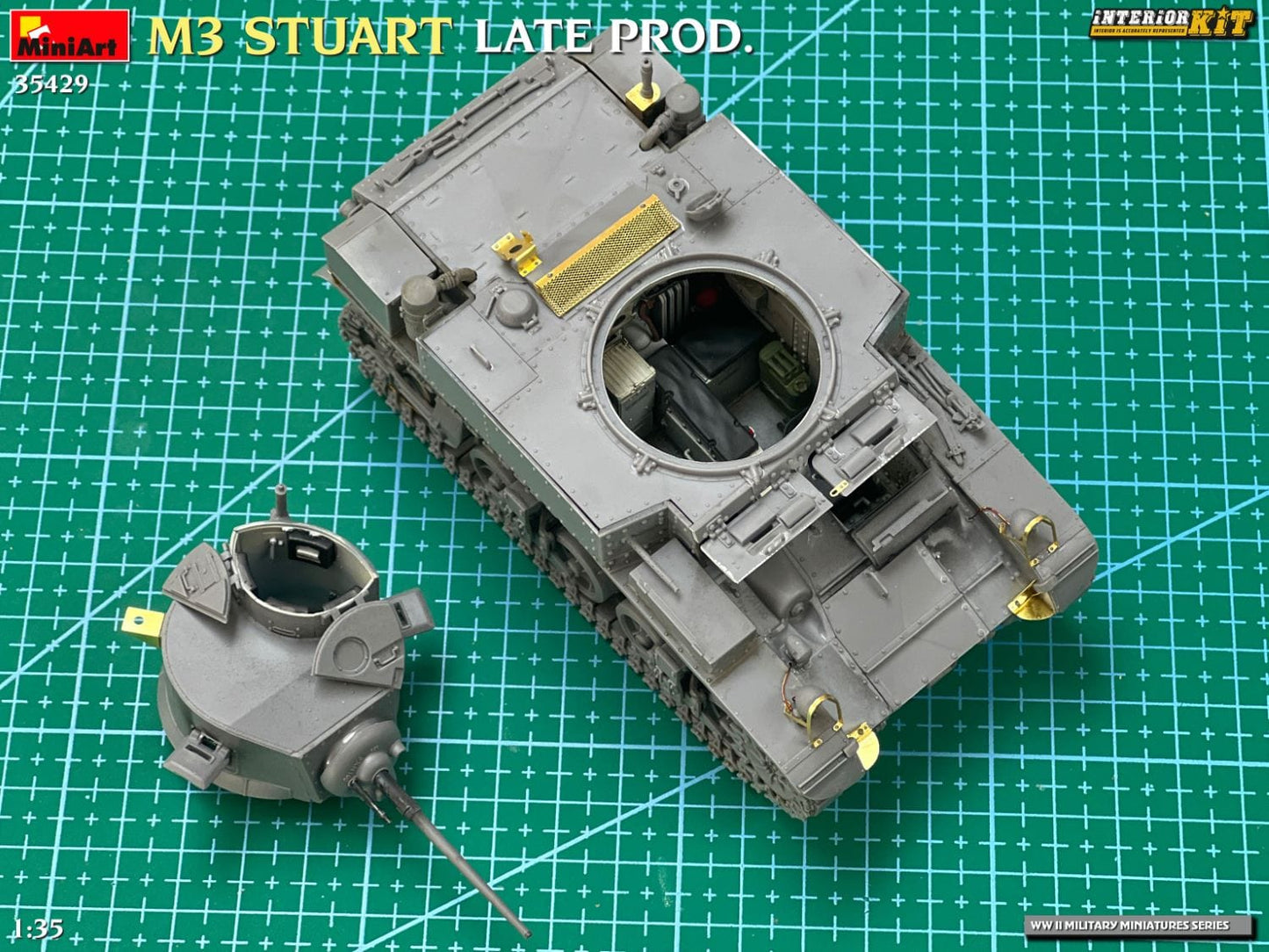 616 - Miniart - 35429 - M3 Stuart (late) - unpainted model