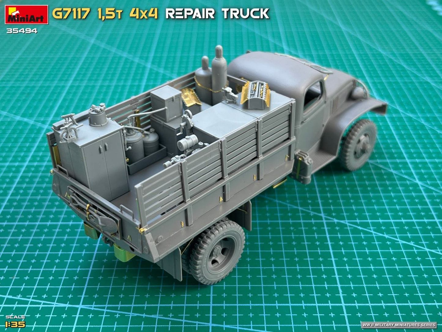 605 - Miniart - 35494 - Chevrolet G7117 1½-ton 4x4 Repair - unpainted model