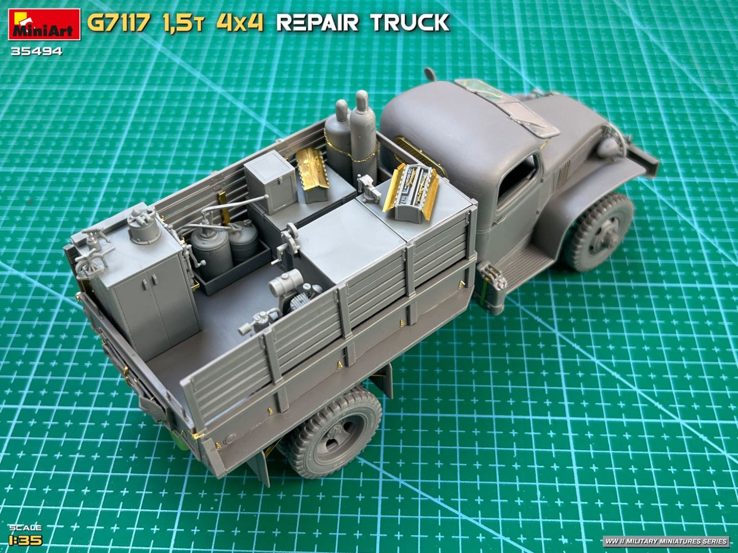 602 - Miniart - 35494 - Chevrolet G7117 1½-ton 4x4 Repair - unpainted model