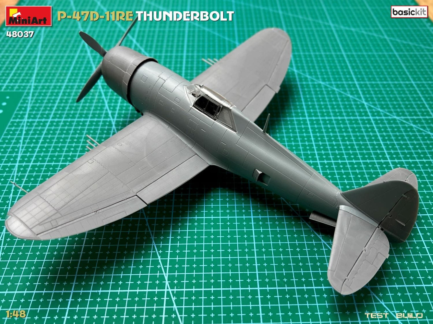 603 - Miniart - 48037 - Republic P-47D-11-RE Thunderbolt Razorback - unpainted model