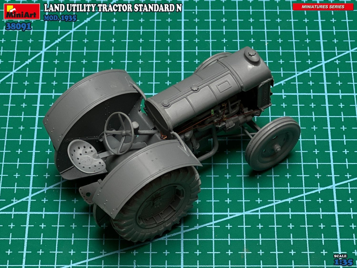 602 - Miniart - 38091 - Fordson Model N - unpainted model