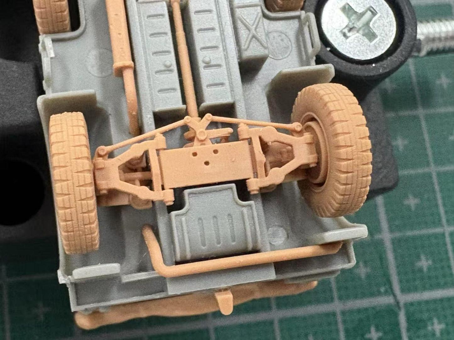 600 - Dragon - 7379 - Horch 108 Typ 40 - unpainted model