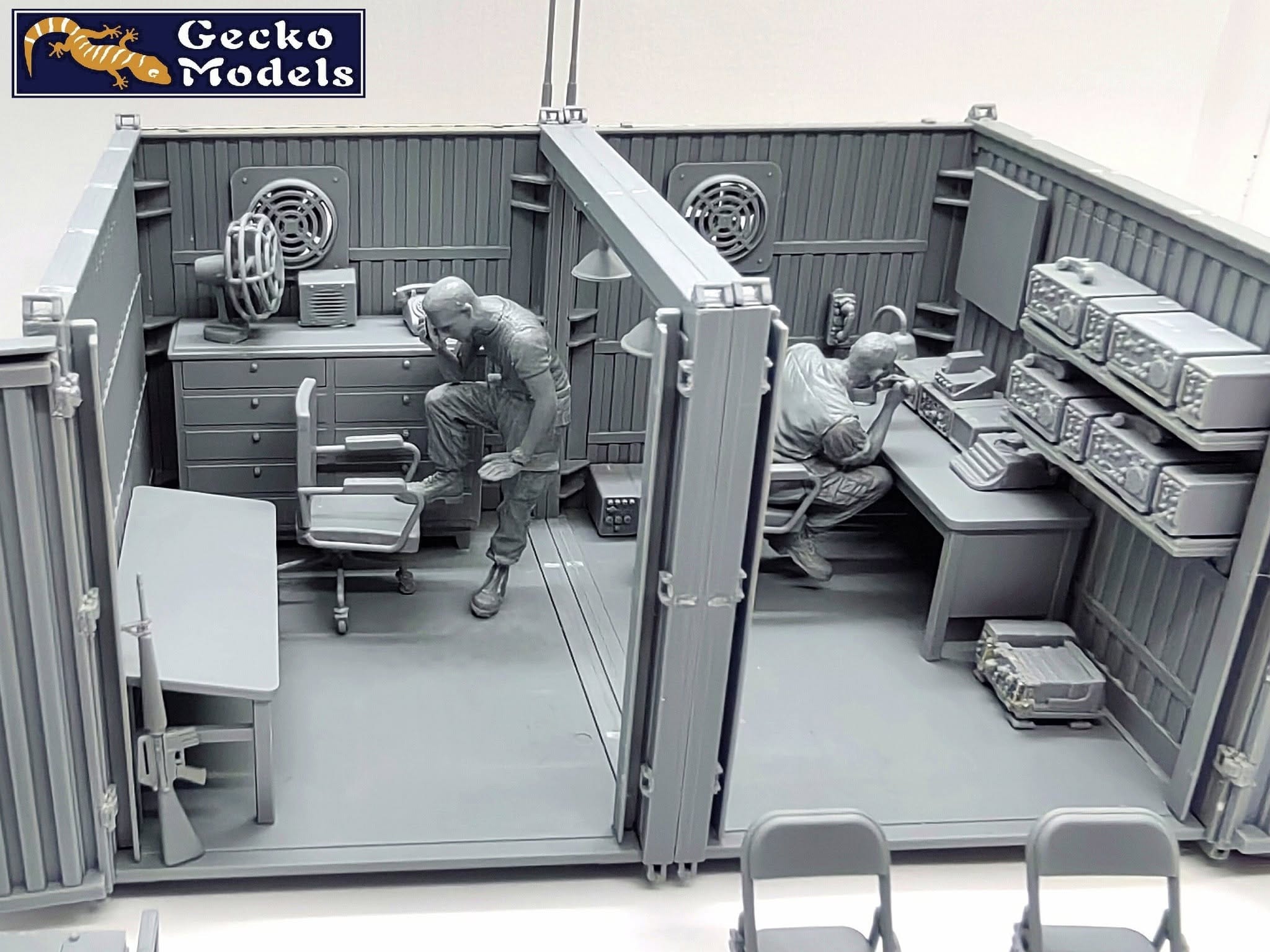 Gecko Models - 35GM0119 - United States Army Base Temporary Command Station - unpainted model