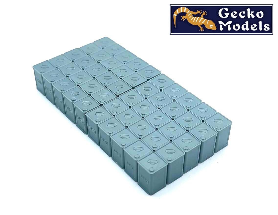 Gecko Models - 35GM0157 - British 4 gal Petrol Tins Set (Early Type) - digital model