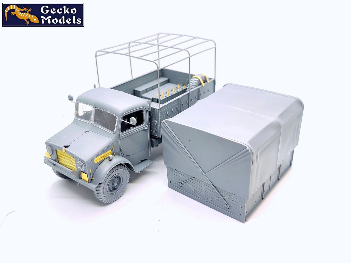610 - Gecko Models - 35GM0098 - Bedford OXD 4x2 GS (Wooden Body) - unpainted model