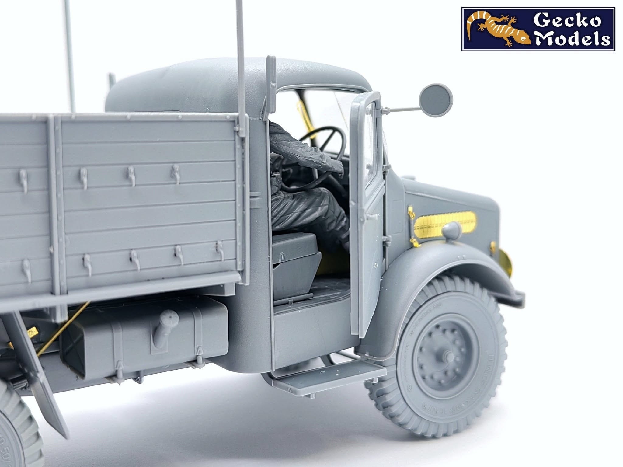 Gecko Models - 35GM0098 - Bedford OXD 4x2 GS (Wooden Body) - unpainted model